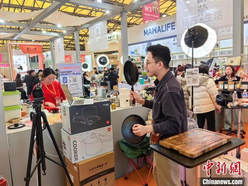 萬(wàn)商云集浦江畔 上海開(kāi)春掀起“展會(huì)熱”，日用百貨電商與線下交易并駕齊驅(qū)